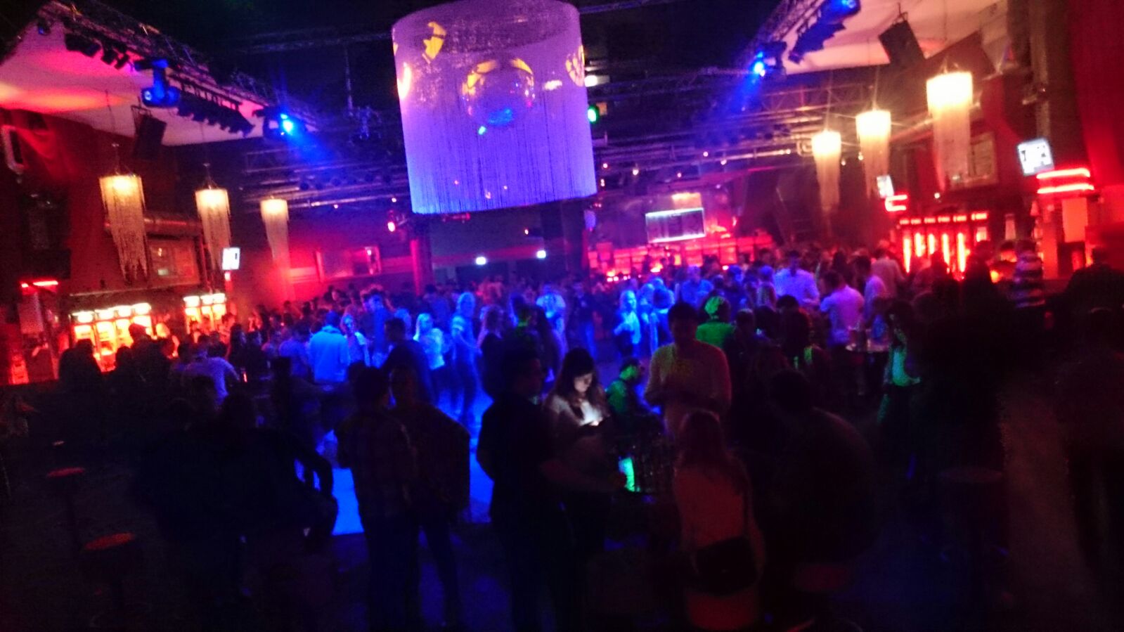 DJ Arne Winter als Hochzeiuts DJ mit Technik und perfekter Party-Stimmung 5