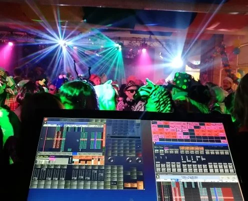 Karnevalsparty mit mehreren DJs in Gummersbach Karnevalsparty mit mehreren DJs in Gummersbach