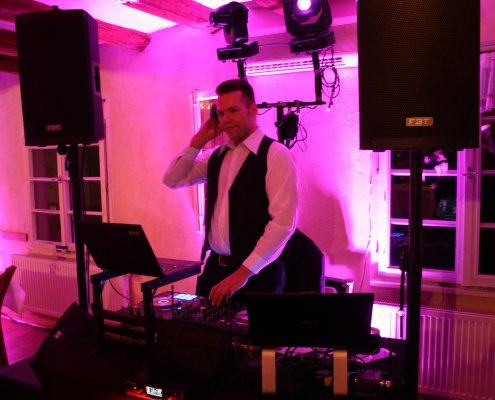 Hochzeits Technik des DJs