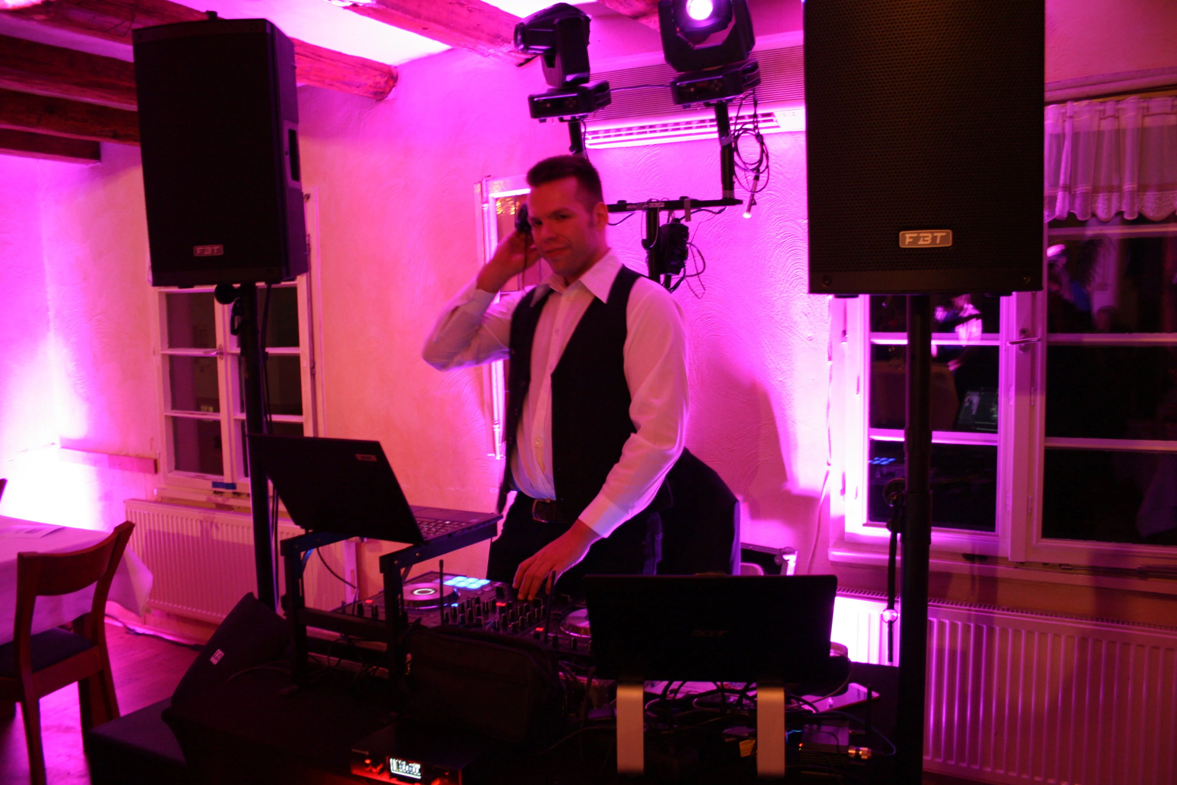 Hochzeits Technik des DJs
